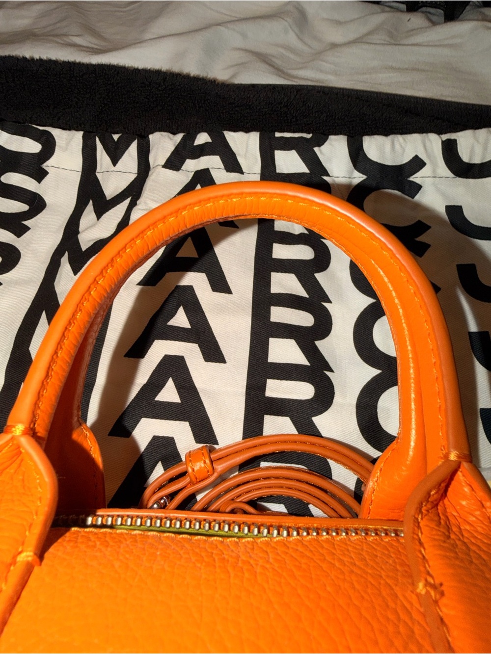 Marc Jacobs The Duffle Small Leather Crossbody Bag in Bright Orange - Picture 3 of 11